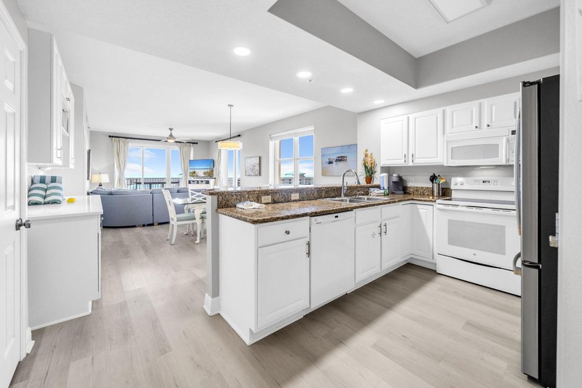One of only a handful of west-end Corner units in Ariel Dunes I - photo 8