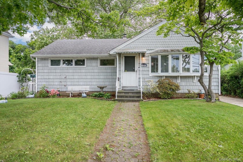 This is a ONE OF A KIND Home - Set on one of Merrick's deepest - photo 2