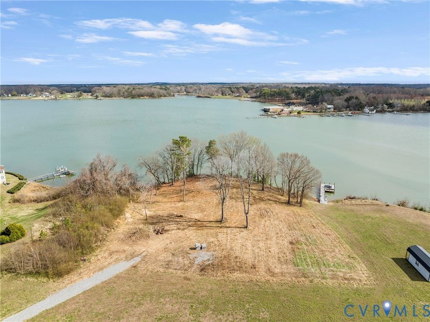 Rare opportunity to build on a 1.3-acre waterfront homesite in - photo 5