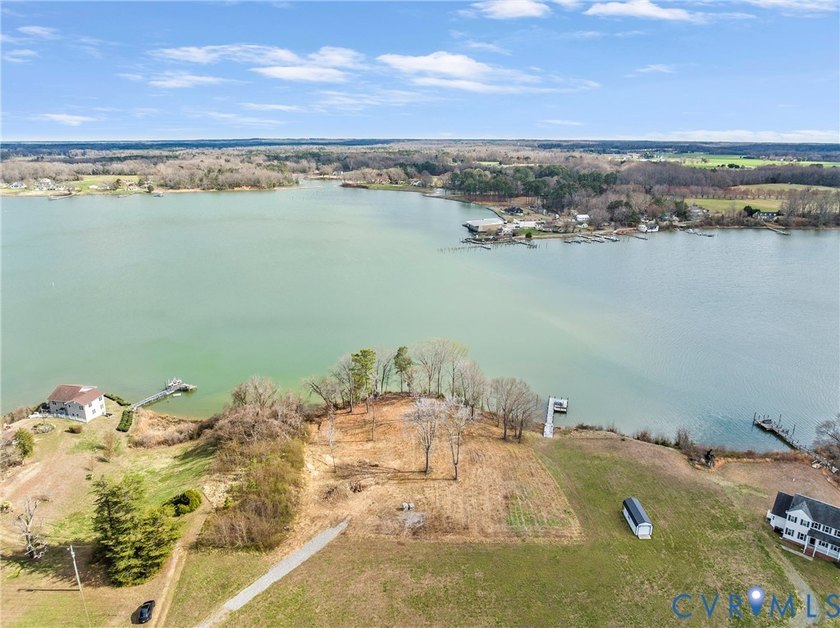 Rare opportunity to build on a 1.3-acre waterfront homesite in - photo 6