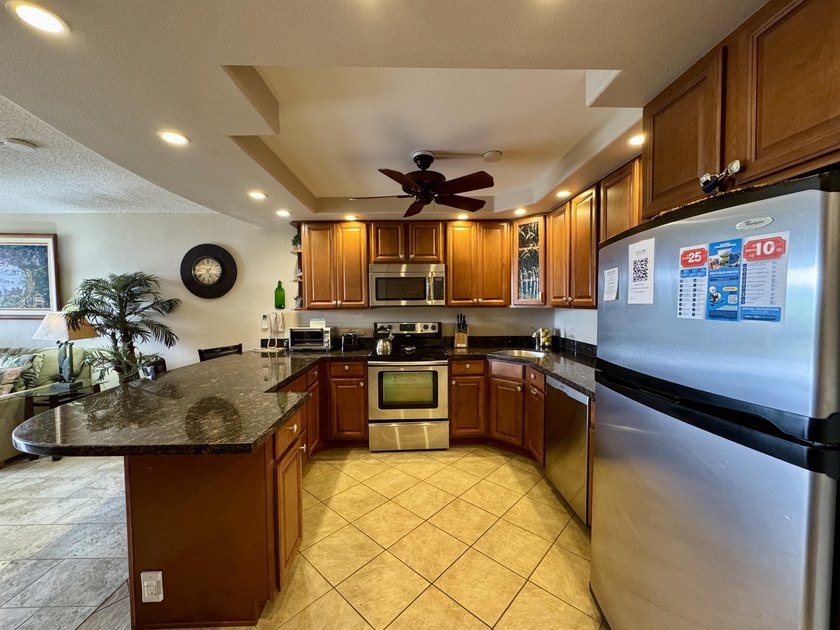 Welcome to your Maui getaway at Kamaole Sands, Building 10! This - photo 5
