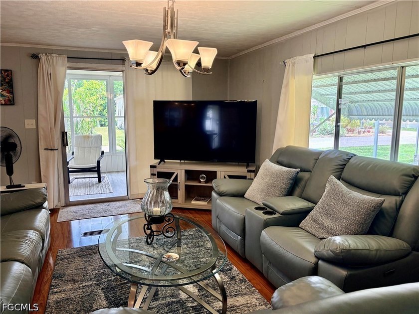 Beautifully updated 2-bedroom, 2-bath manufactured home located - photo 15