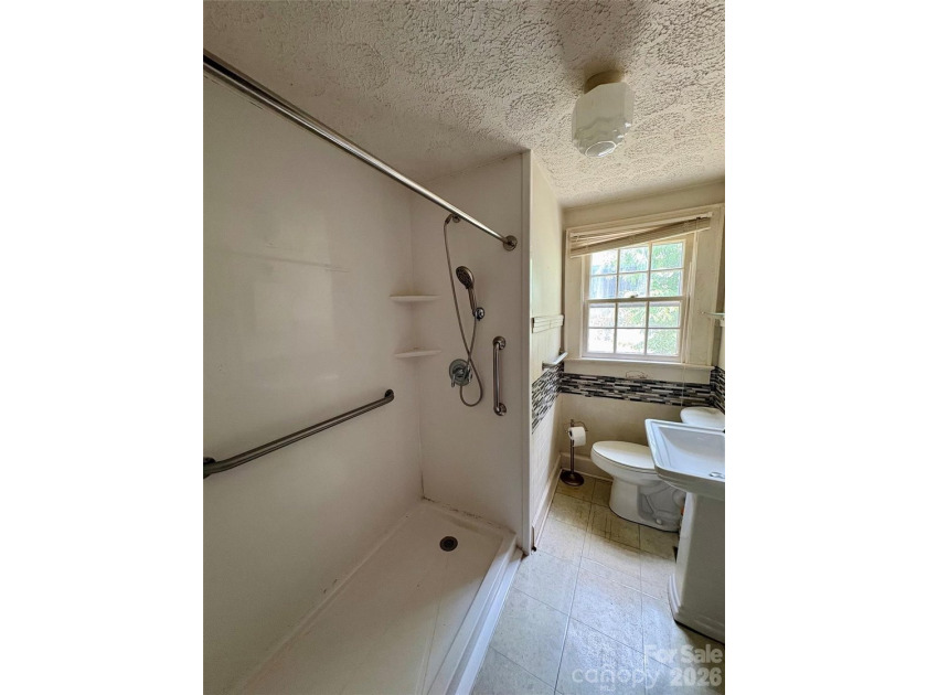 Just hit the market and has SO much potential! Come live, work - photo 21