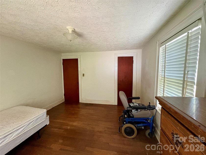 Just hit the market and has SO much potential! Come live, work - photo 25