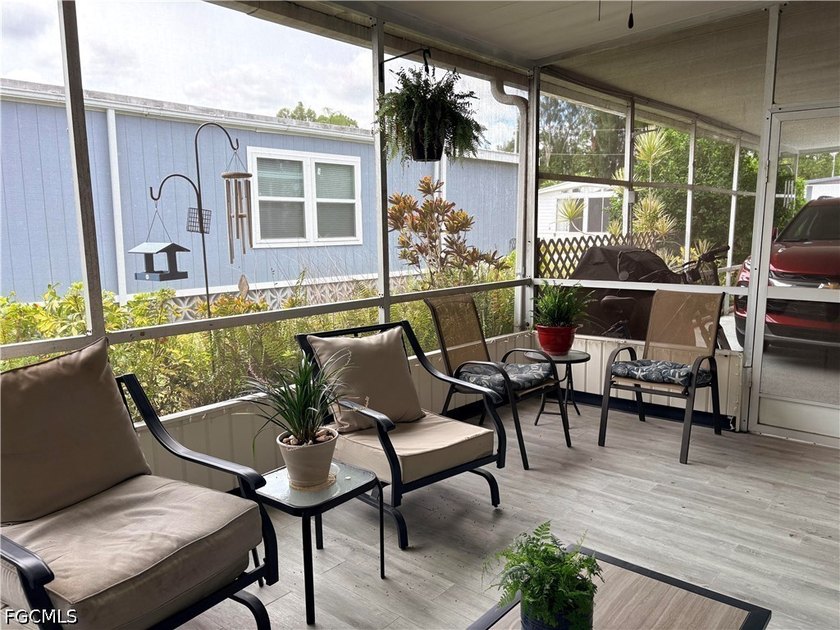 Beautifully updated 2-bedroom, 2-bath manufactured home located - photo 32