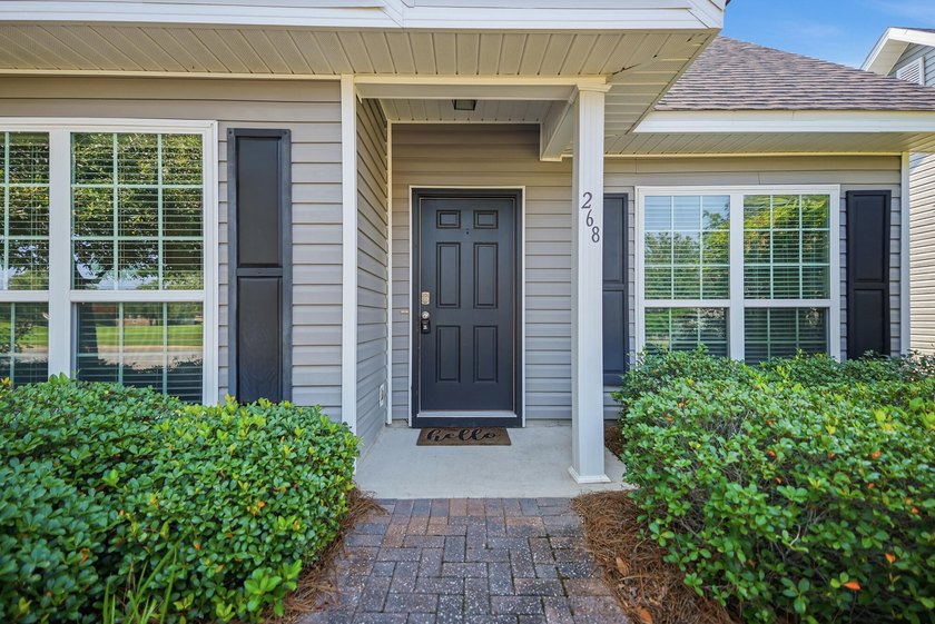 Welcome to this charming Florida cottage nestled in the highly - photo 5