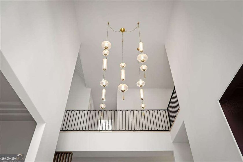 Crafted as a true statement piece, this extraordinary custom - photo 6