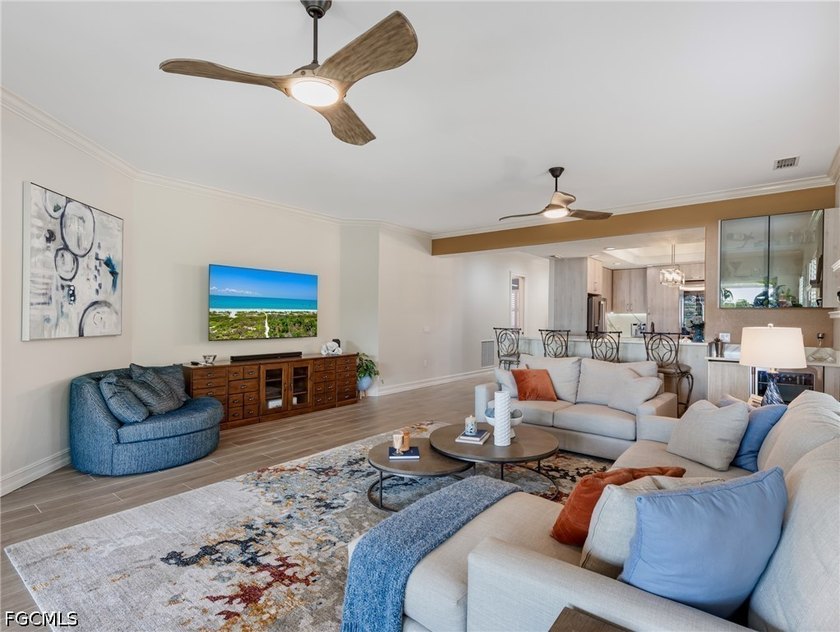 Stunning top-floor coach home in Coronado at Gulf Harbour Yacht - photo 14