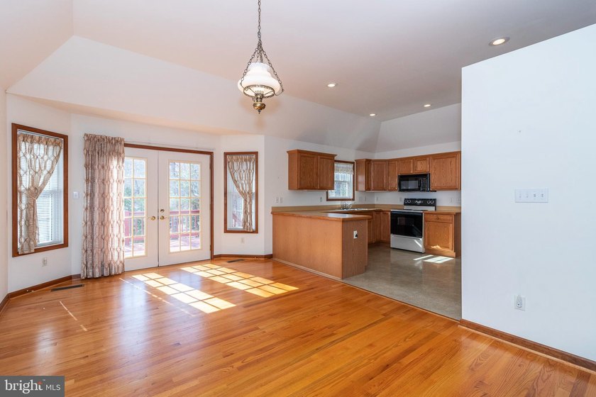 Priced almost $45,000 below Current Tax Assessment!! Come Home - photo 14