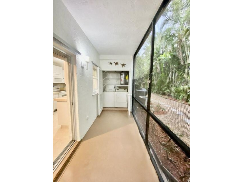 Beautiful 3/2. Tiled floors throughout, central air, first floor - photo 12