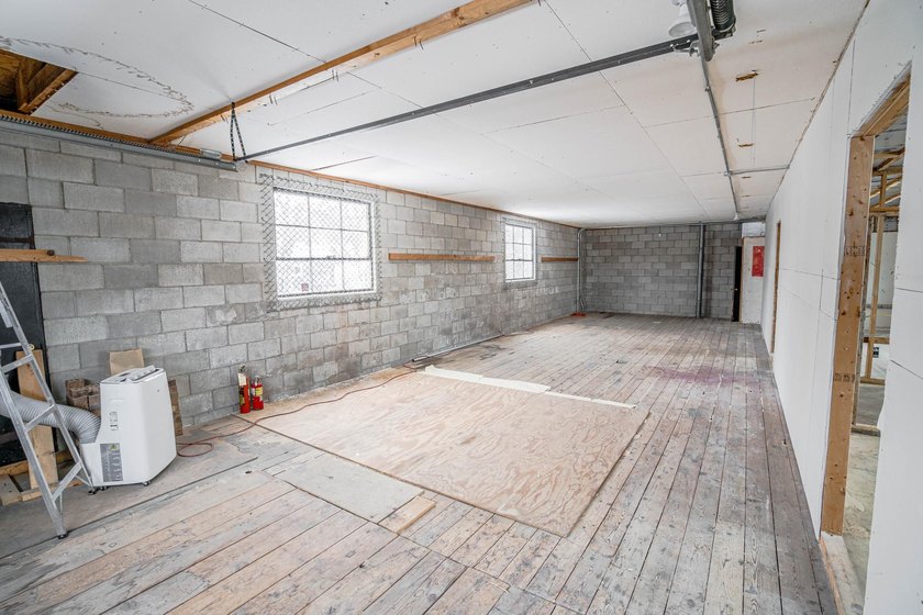 Unlock the potential of this versatile, fully-renovated - photo 13