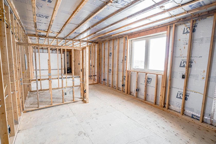 Unlock the potential of this versatile, fully-renovated - photo 14