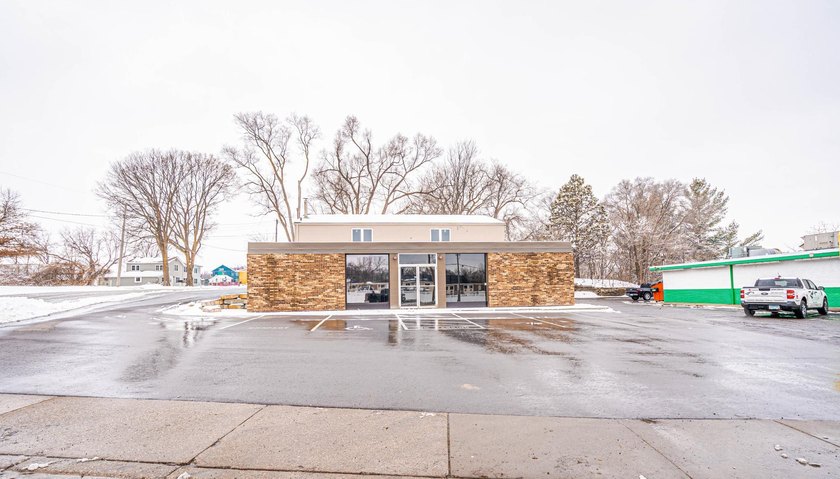Unlock the potential of this versatile, fully-renovated - photo 18