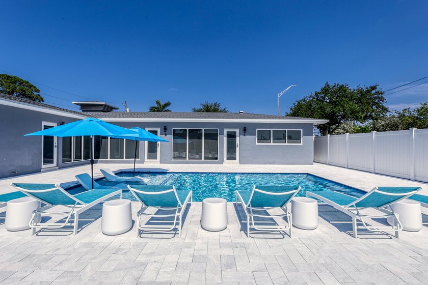 Thriving  Multi Family Compound in Wilton Manors. The portfolio - photo 5