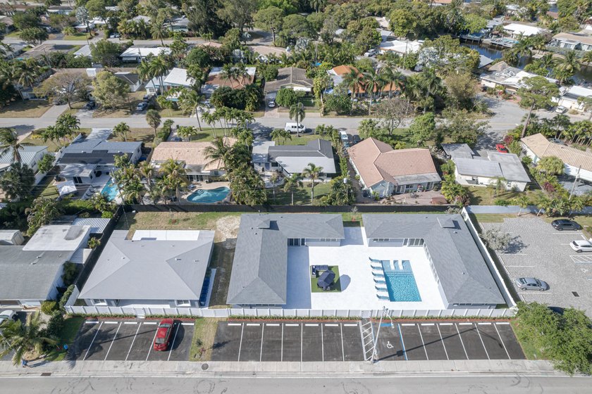 Thriving  Multi Family Compound in Wilton Manors. The portfolio - photo 8