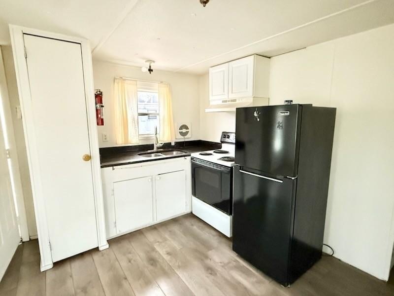 This affordable one bedroom home is perfect as a primary - photo 7