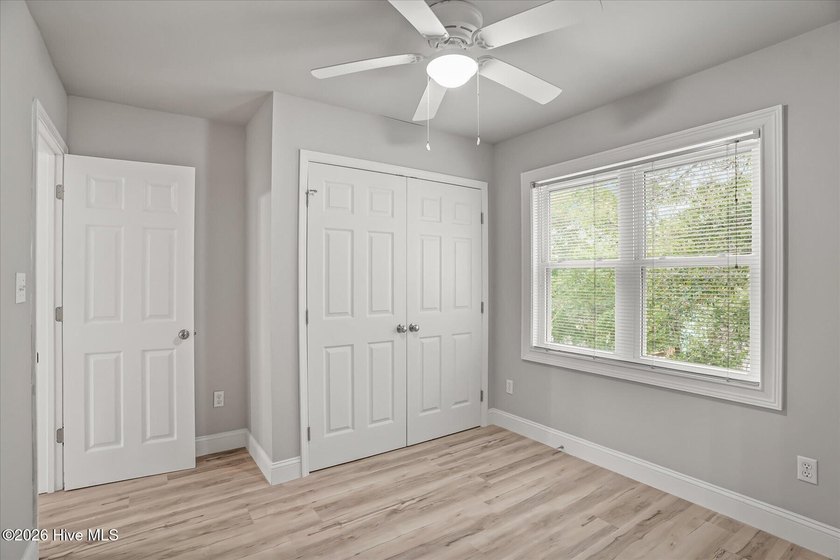FULLY RENOVATED. SEPARATE SUITE. OVER 2,100 HEATED SQ FT. This - photo 22