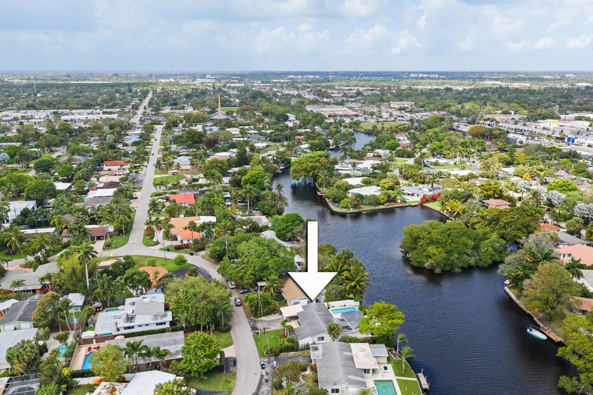 This tranquil waterfront oasis is for the those that desire a - photo 4