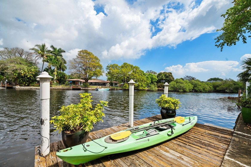 This tranquil waterfront oasis is for the those that desire a - photo 5