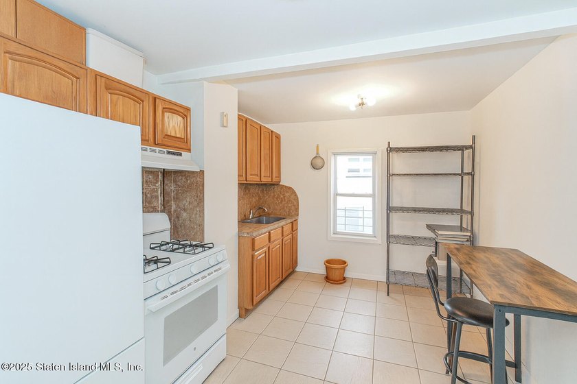 Elm Park Detached 2 Family 5 Bedrooms 2 Full Baths Renovated - photo 5