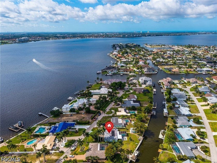 A Truly Unique Cape Coral Property! Welcome to *Tradewinds*, a - photo 48