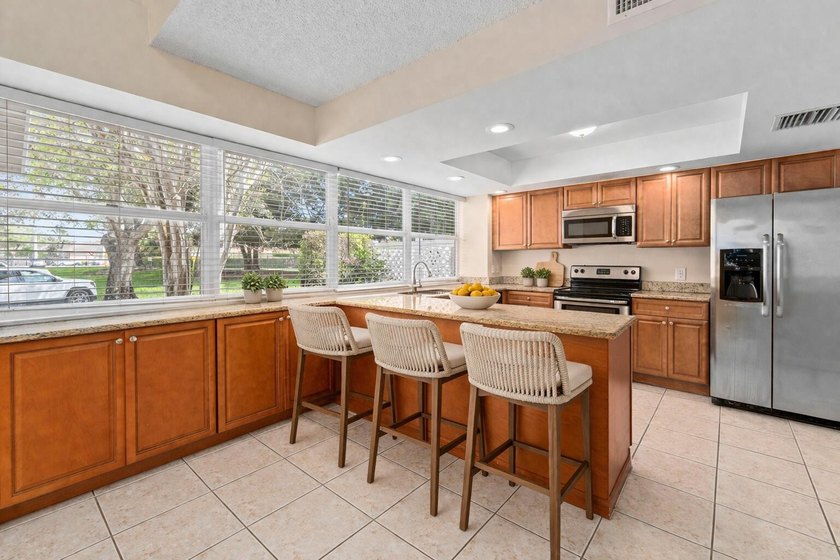 Welcome to Sunset Trace! Move-in ready 3-bedroom, 2-bath - photo 9