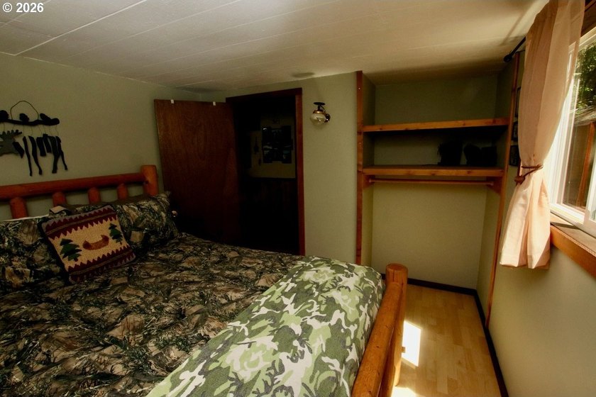Welcome to this beautifully maintained and thoughtfully updated - photo 11