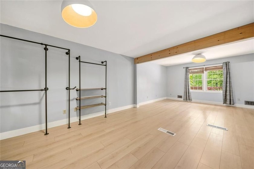 A beautifully maintained home with serene views of Canary Lake - photo 21