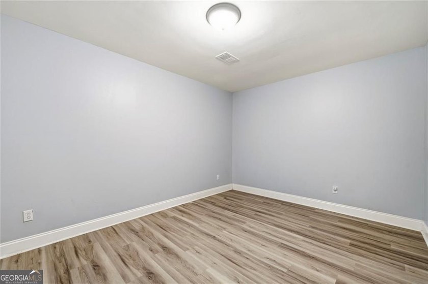A beautifully maintained home with serene views of Canary Lake - photo 29