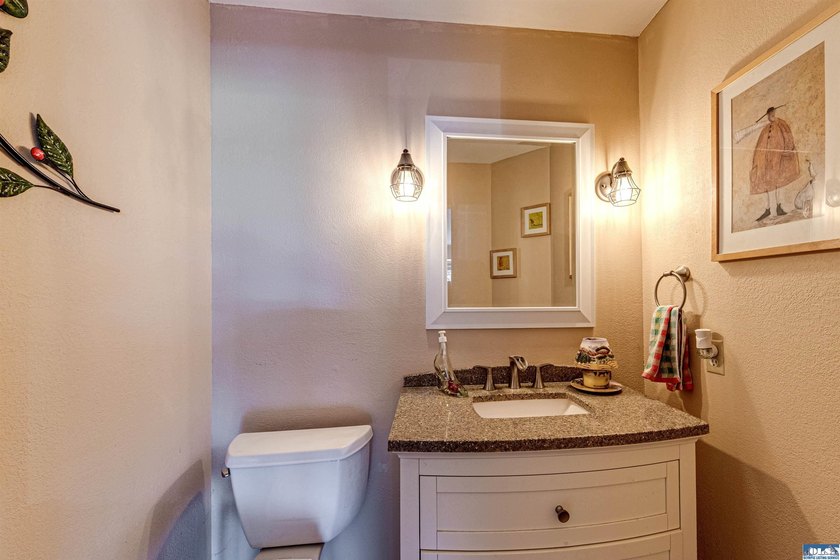 Beautifully maintained home with unobstructed mountain views - photo 30