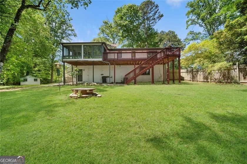 A beautifully maintained home with serene views of Canary Lake - photo 40