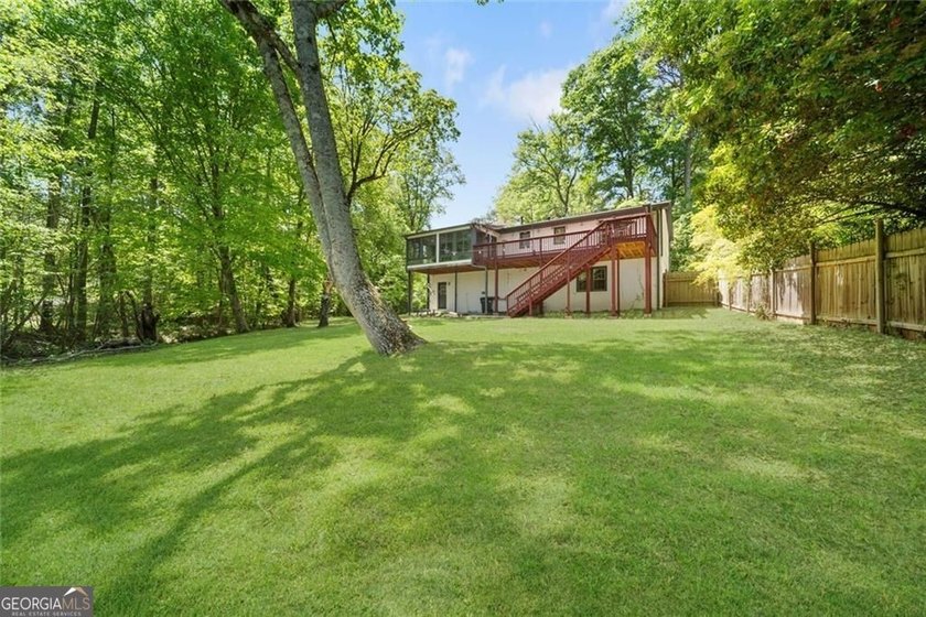 A beautifully maintained home with serene views of Canary Lake - photo 41