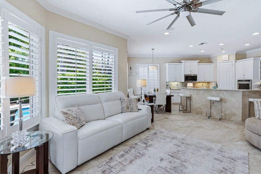 Welcome to this exceptional waterfront single-story residence - photo 21