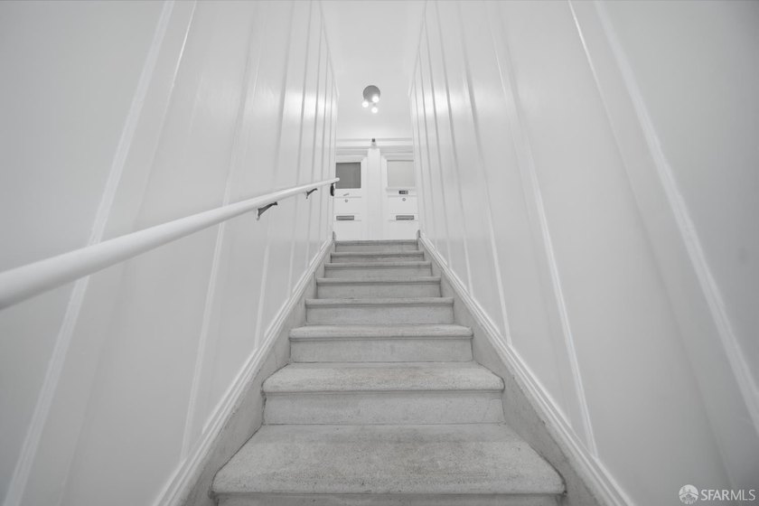 Well-maintained 4-unit building on a quiet SOMA street with - photo 2