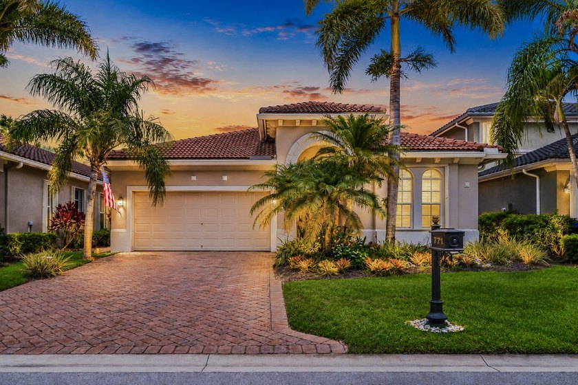 Welcome to this exceptional waterfront single-story residence - photo 43
