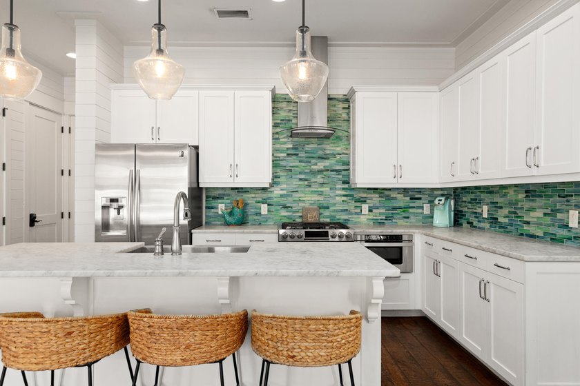 ''Southern Comfort'' is a 5-bedroom home with a carriage house - photo 4