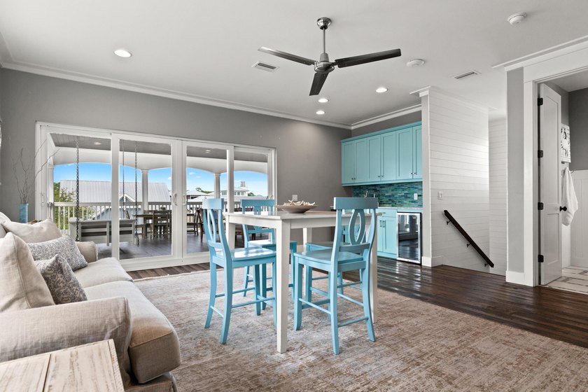''Southern Comfort'' is a 5-bedroom home with a carriage house - photo 9
