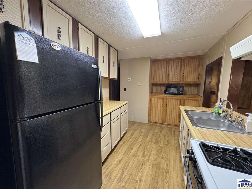 Looking for Lake life? This well-groomed 2-bedroom, 1.5 bathroom - photo 8