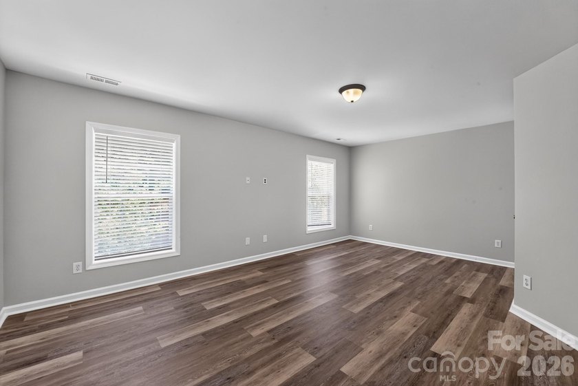Well-maintained and move-in ready, this 5-bedroom, 2.5-bath - photo 15