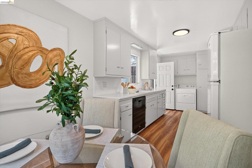 Welcome to 6138 Oakdale Avenue, located in the - photo 16