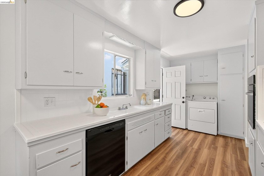 Welcome to 6138 Oakdale Avenue, located in the - photo 17