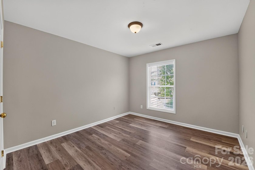 Well-maintained and move-in ready, this 5-bedroom, 2.5-bath - photo 19