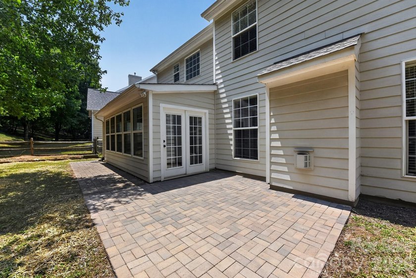 Well-maintained and move-in ready, this 5-bedroom, 2.5-bath - photo 22