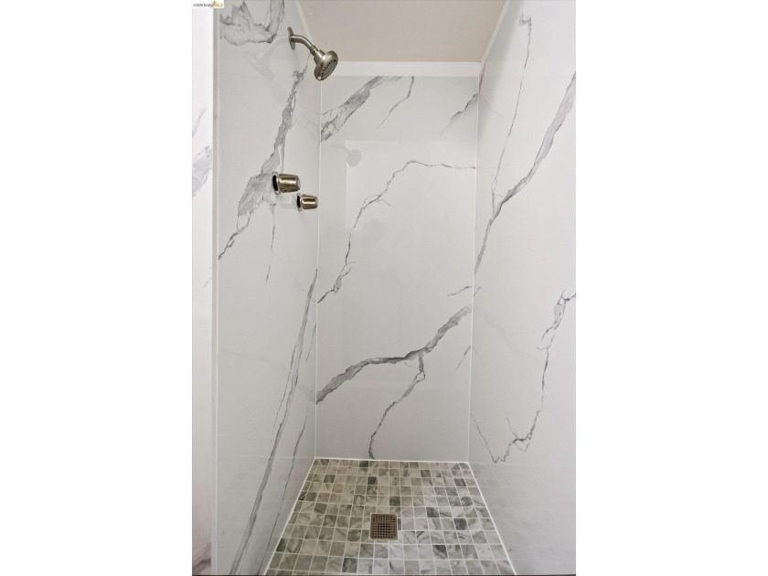 Welcome to 6138 Oakdale Avenue, located in the - photo 28