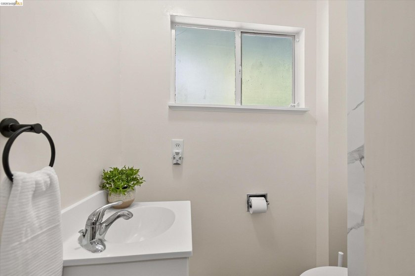 Welcome to 6138 Oakdale Avenue, located in the - photo 29