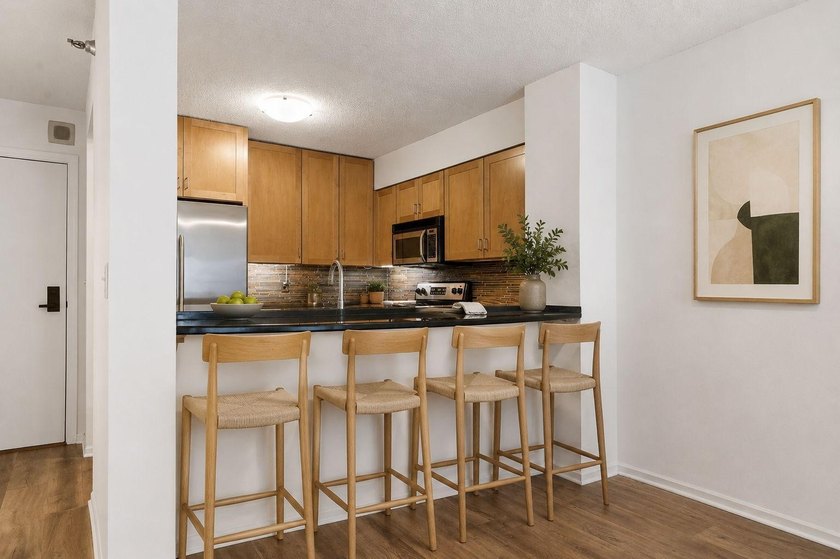 Stylish 1 bedroom, 1 bath condo in the heart of the Mill - photo 3
