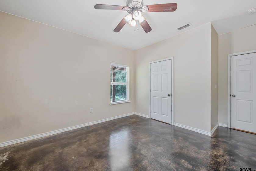 Looking for acreage, a shop, and a move-in ready home in Lindale - photo 9