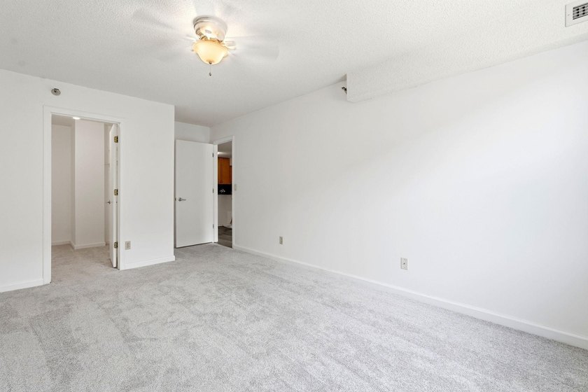 Stylish 1 bedroom, 1 bath condo in the heart of the Mill - photo 10