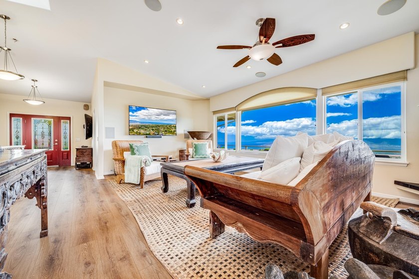 Upcountry Maui Living at Its Finest. Perched in the heart of - photo 7