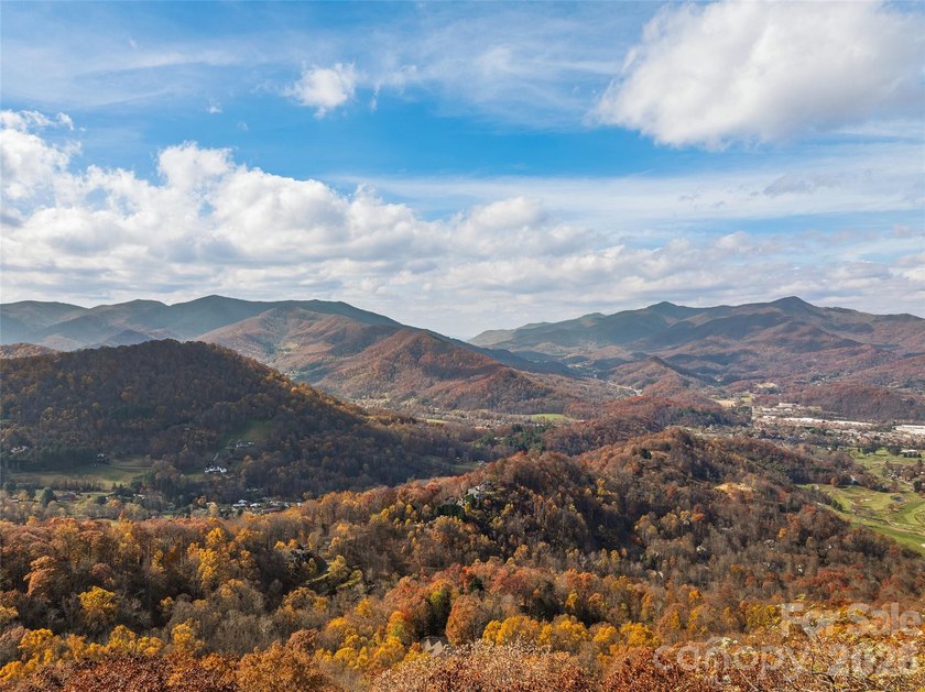 Discover a rare opportunity to build your dream mountain estate - photo 21